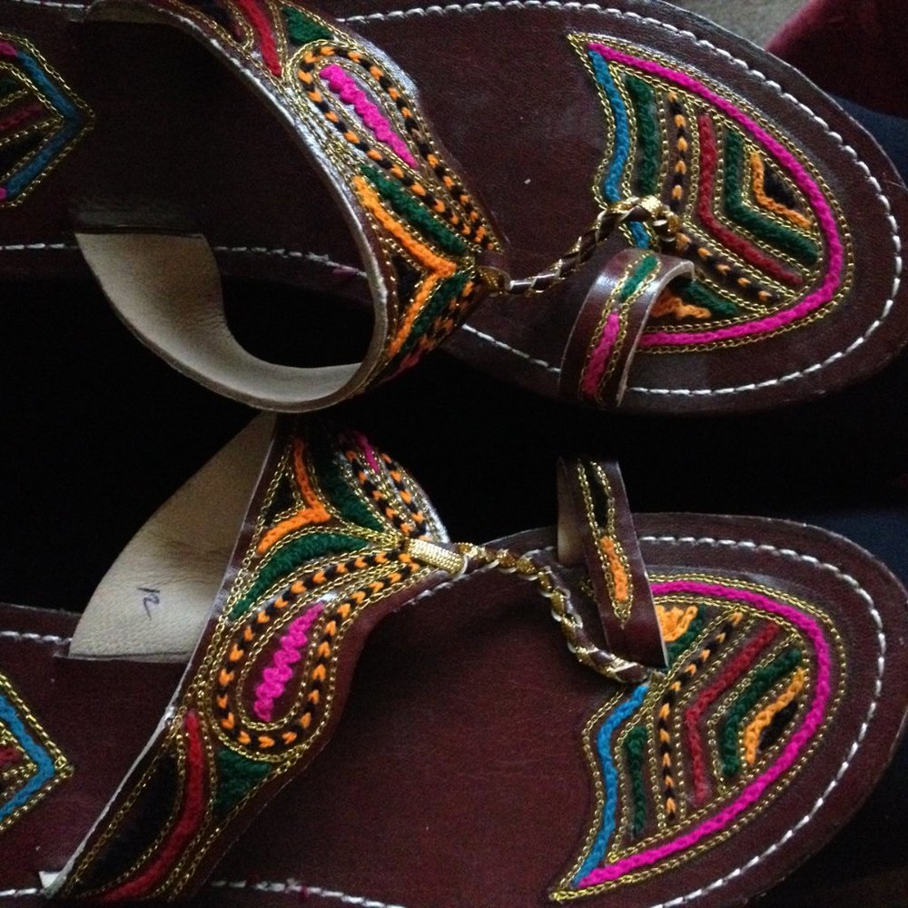 Split Toe Embroidered Beach Sandal - image 6